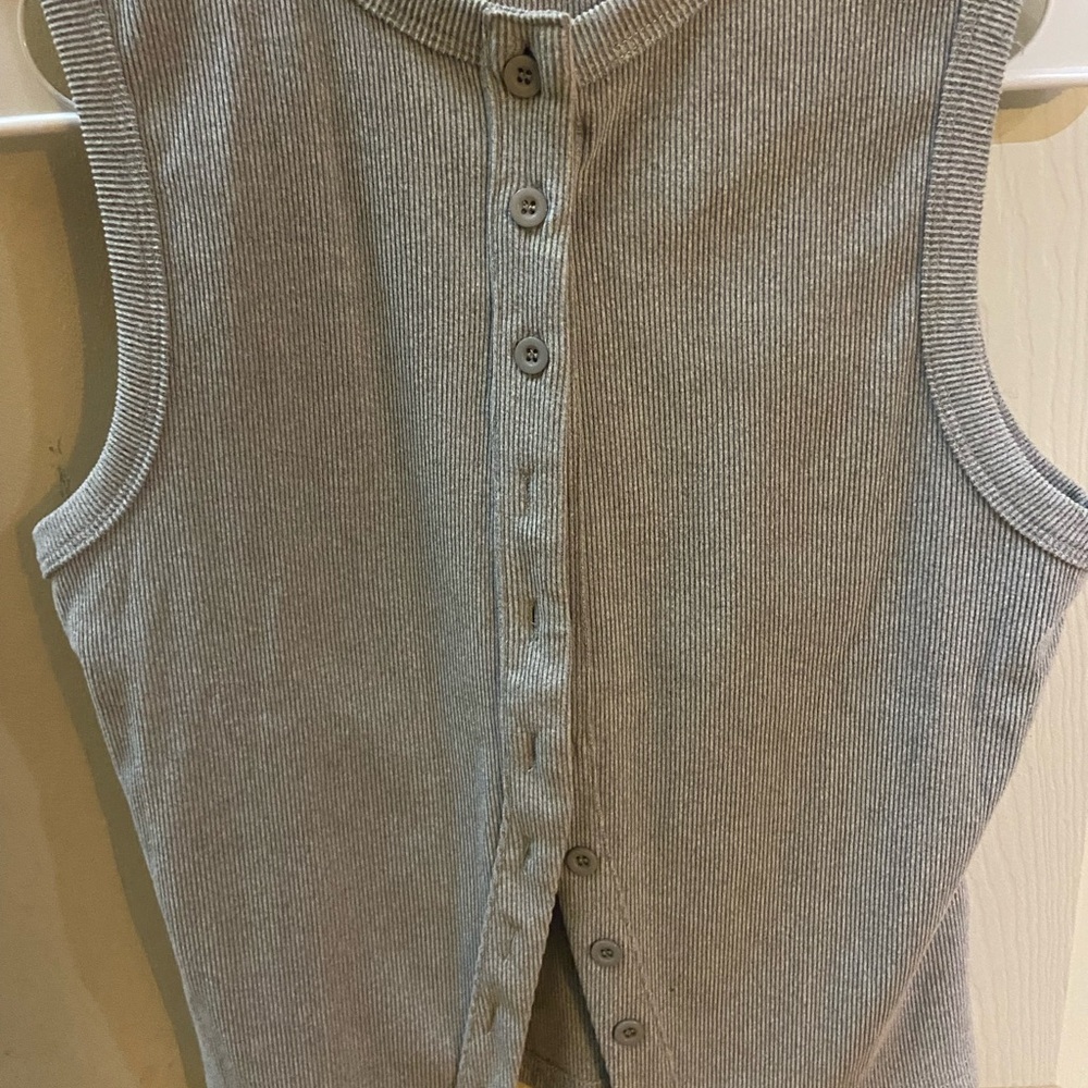 Sleeveless Ribbed Button-Up Top